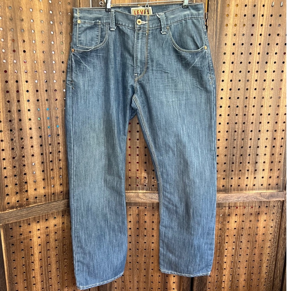 Levi's 514 Slim Straight Blue Jeans Size 36x30 Black Batwing VTG Pocket detail